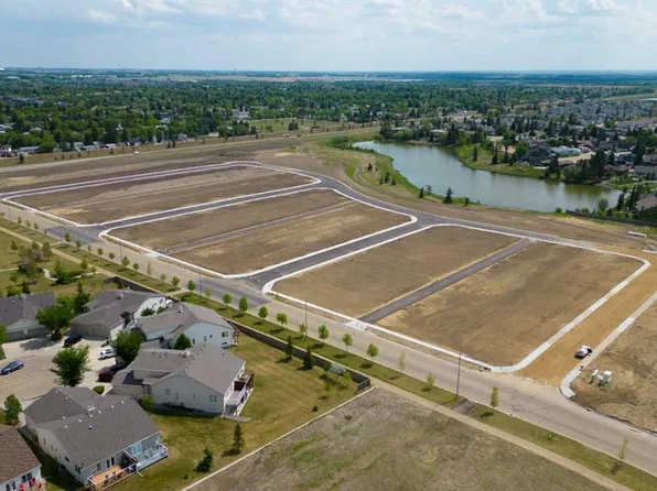 4429 72nd St, Camrose, AB T4V 3V2