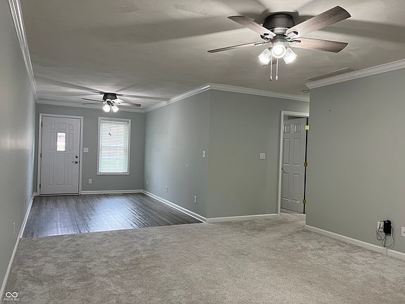 5th image of 1061 E Crown Pointe Blvd
