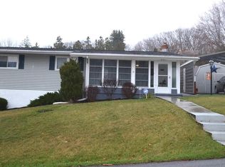 207 Woodley Dr, Harrisburg, PA 17109