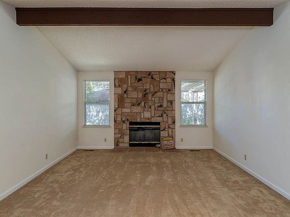 4th image of 1813 Fairlie Ct