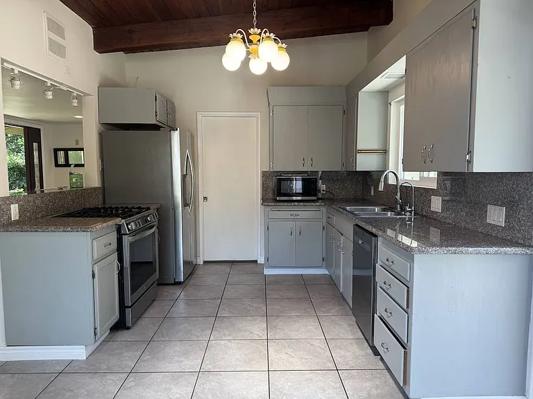 3719 Altura Ave — Photo 6