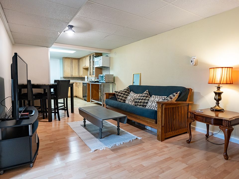 TV/dining area