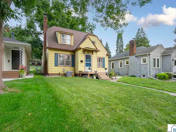1337 N 5th St, Mankato, MN 56001
