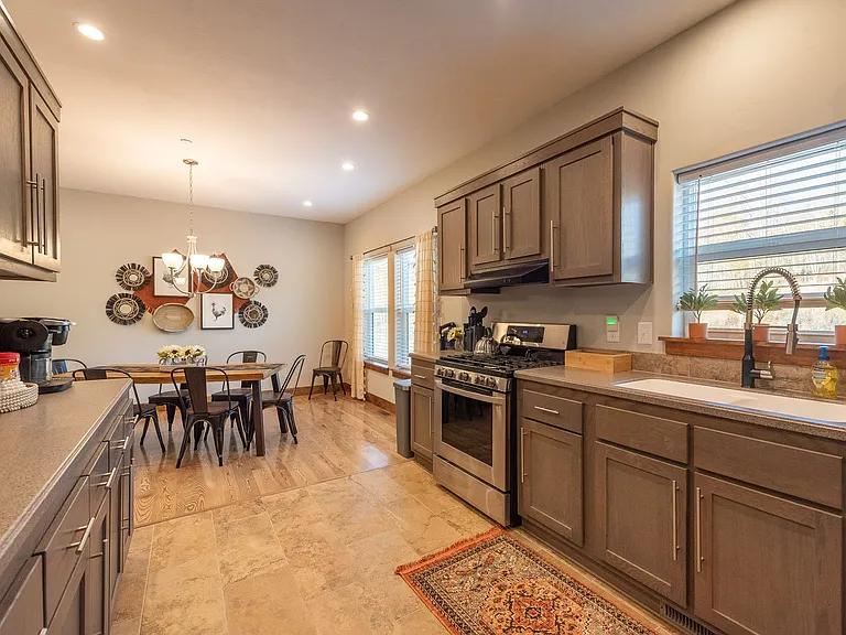 313 Vasquez Rd — Photo 19