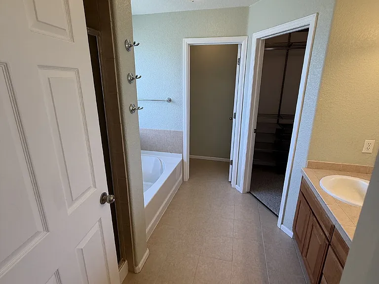 3632 S Perth Cir #101 — Photo 16