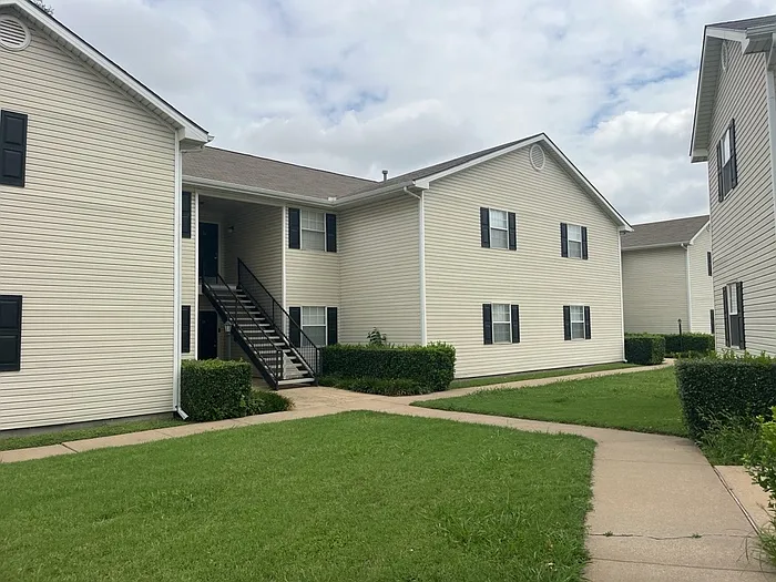 125 NE Johnson Ave #26