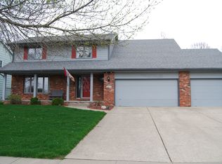 5613 Cody Dr, West Des Moines, IA 50266