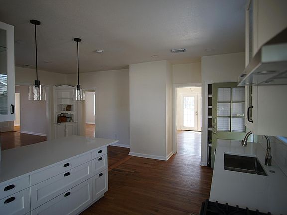 4th image of 268 Lovera Blvd