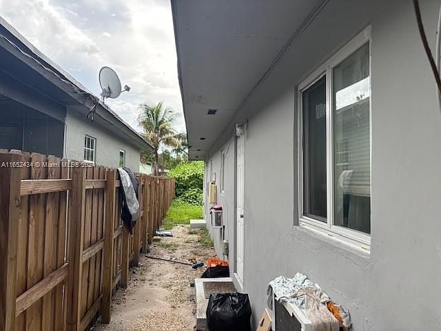 2nd image of 330 NW 98th St