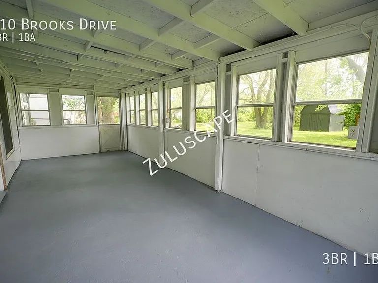710 Brooks Dr — Photo 16