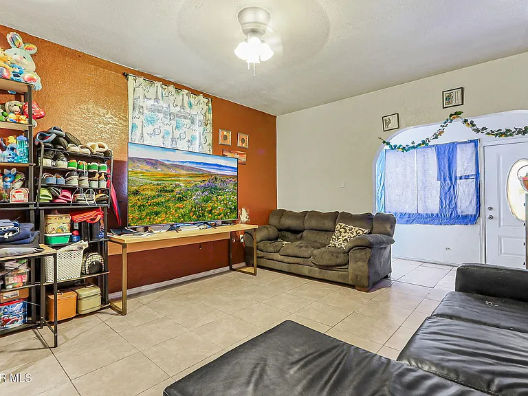 209 N Seville Dr — Photo 11