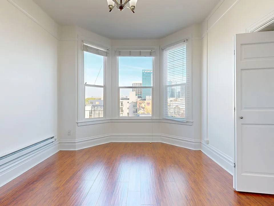 445 Octavia St #8