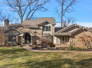 5160 Old Mill Rd, Rochester, MI 48306