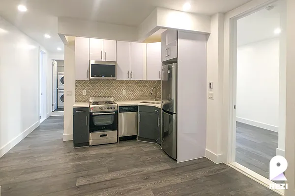 Rented by REZI | media 2