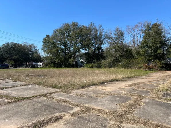 2220 W Cervantes St, Pensacola, FL 32505