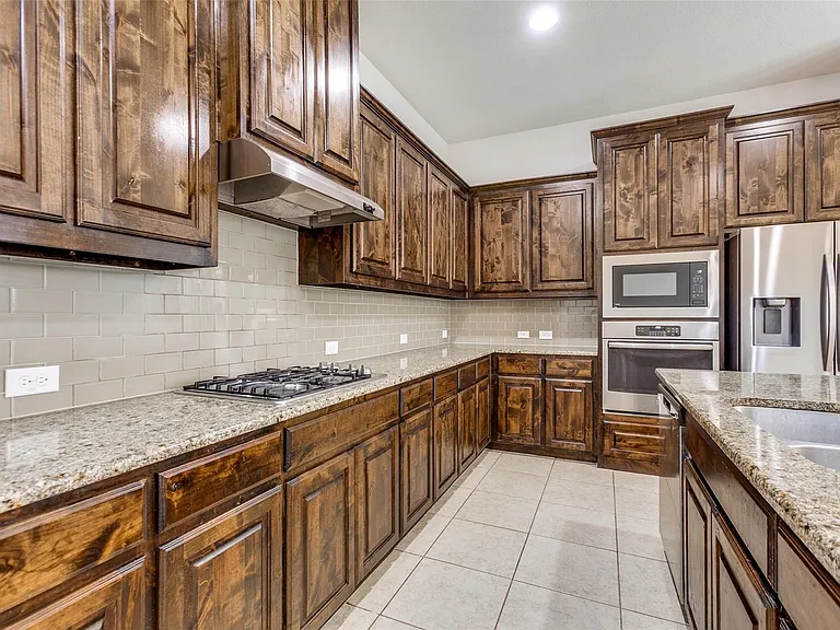 12618 Akenside Rd — Photo 13