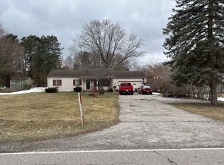 8513 N McKinley Rd, Flushing, MI 48433