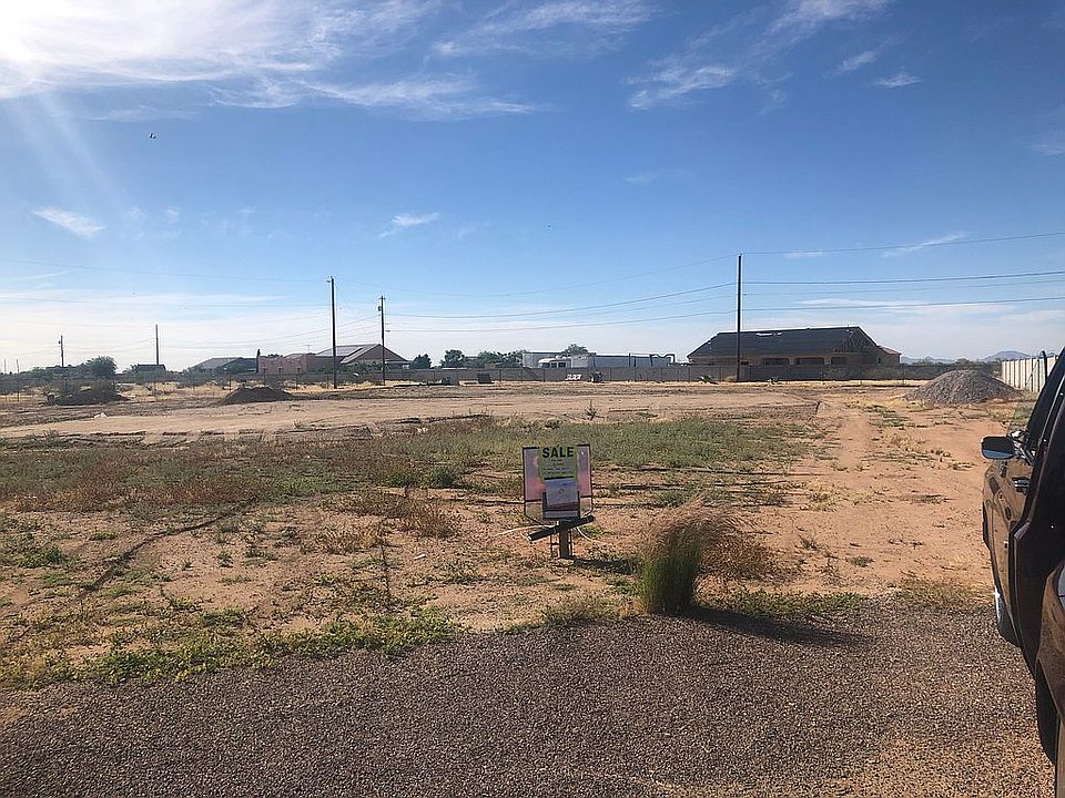 Beautiful views acre lot.