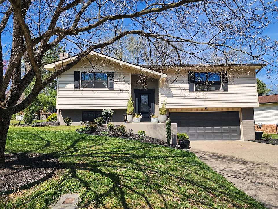 2302 Sherwood Dr