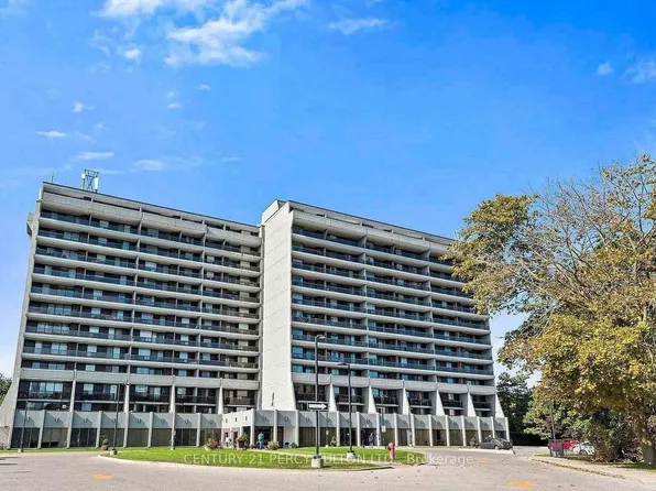 92 Church St S #705, Ajax, ON L1S 6B4