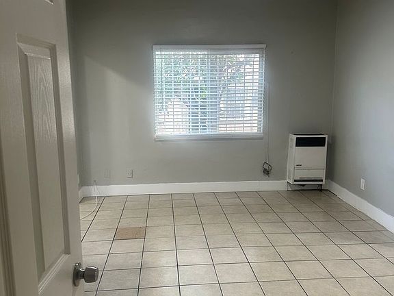 3rd image of 5606 S Figueroa St #3A