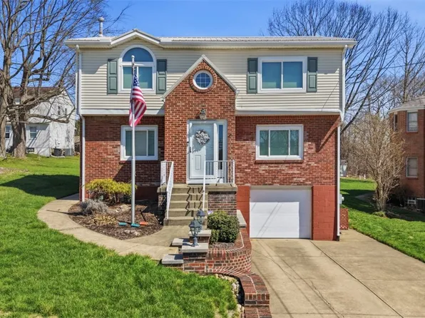 32 Herbst Rd, Coraopolis, PA 15108