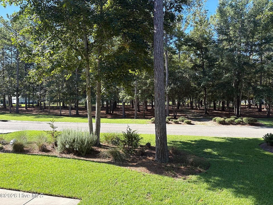 1st image of 160 Lockhaven Drive SE