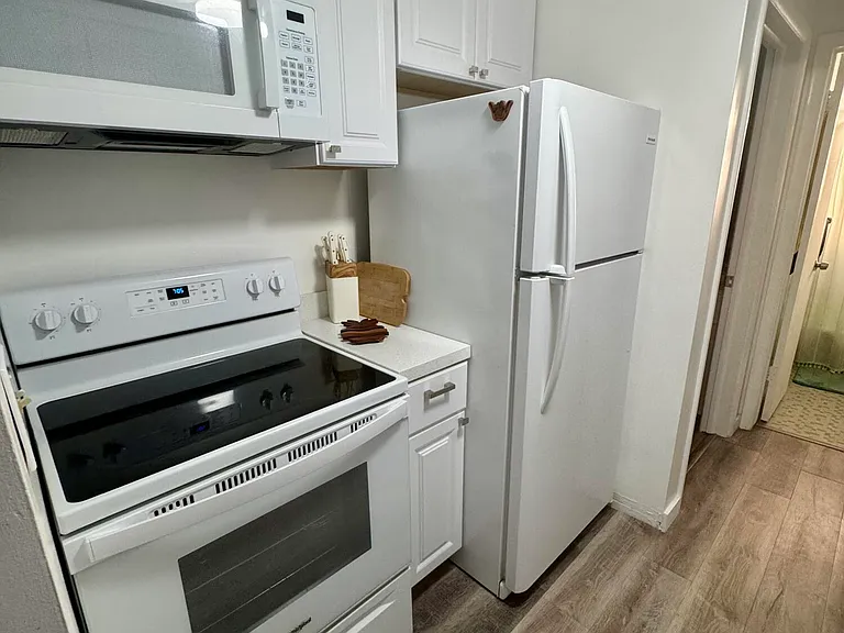 113 N Lakeside Dr #3 — Photo 1