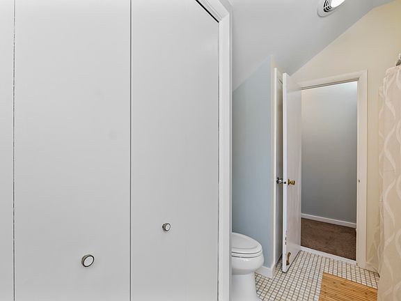 2nd image of 20 Franklin Heights