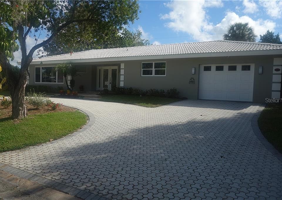 1st image of 2607 Tanglewood Dr