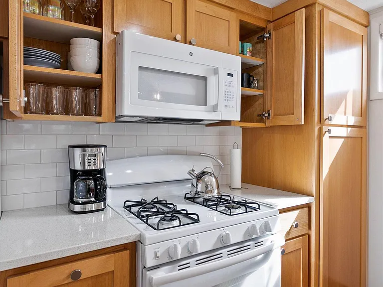 1208 S Elm St #A — Photo 11
