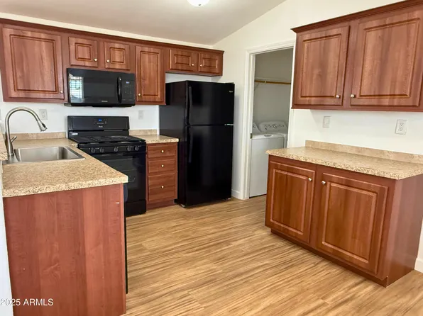 7300 N 51st Avenue #G102, Glendale, AZ 85301