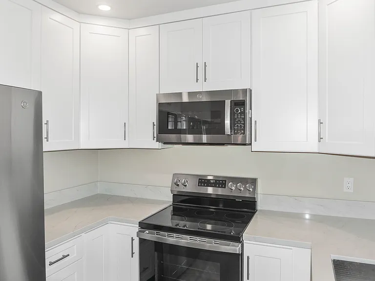 501 N Kings Rd #104 — Photo 19