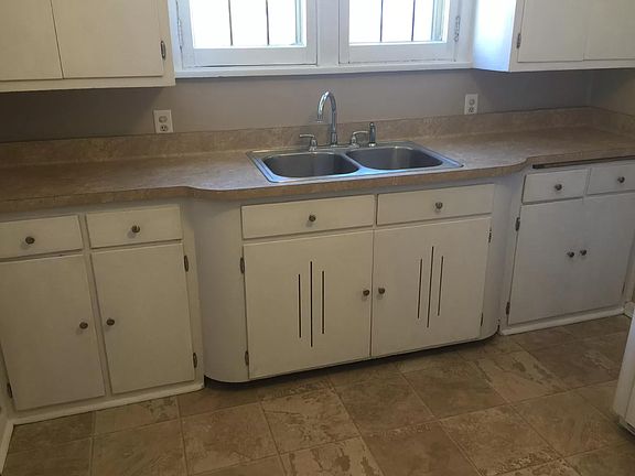 4th image of 1710 E Menlo Blvd #1710