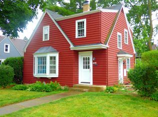 379 Congdon Ave, Elgin, IL 60120