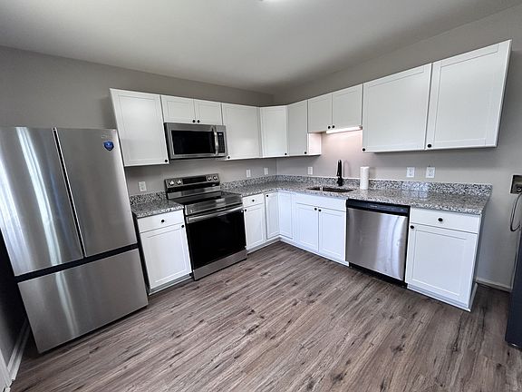 2nd image of 611 Park Ave