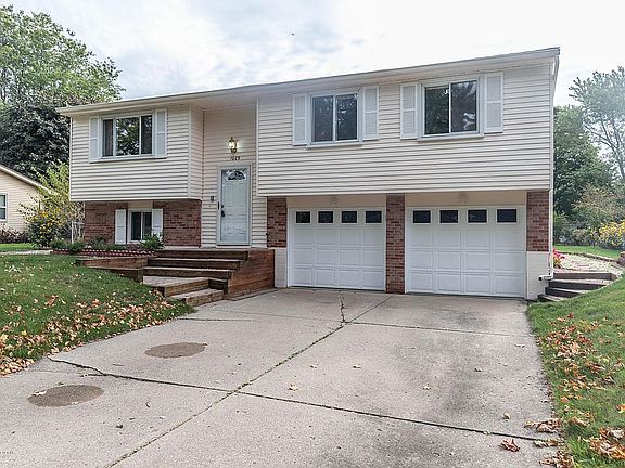 3rd image of 1009 Tindalaya Dr