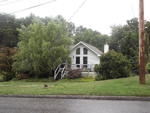 2nd image of 403 Sandalwood Dr