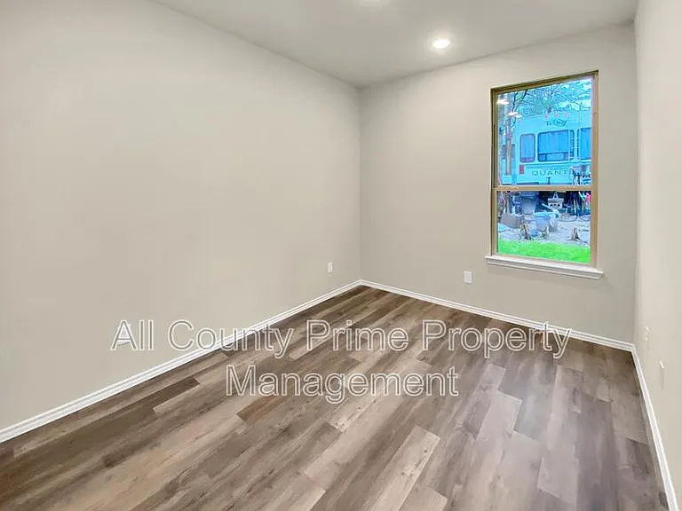 11593 Persimmon St — Photo 10