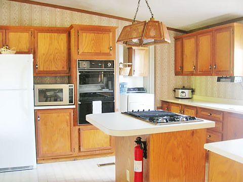 2nd image of 243 Boxwood Ct