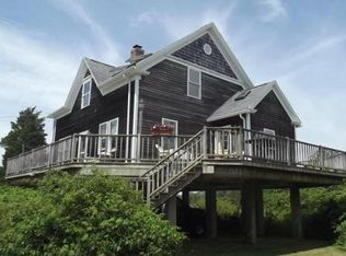 2 Shawmut St, Fairhaven, MA 02719