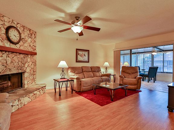 3rd image of 44 Wildwood Trl