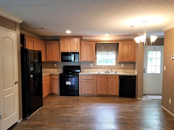 2nd image of 1446 Holiday Ave