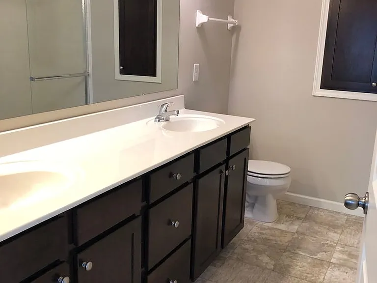 5353 Nottinghamshire Ln — Photo 10