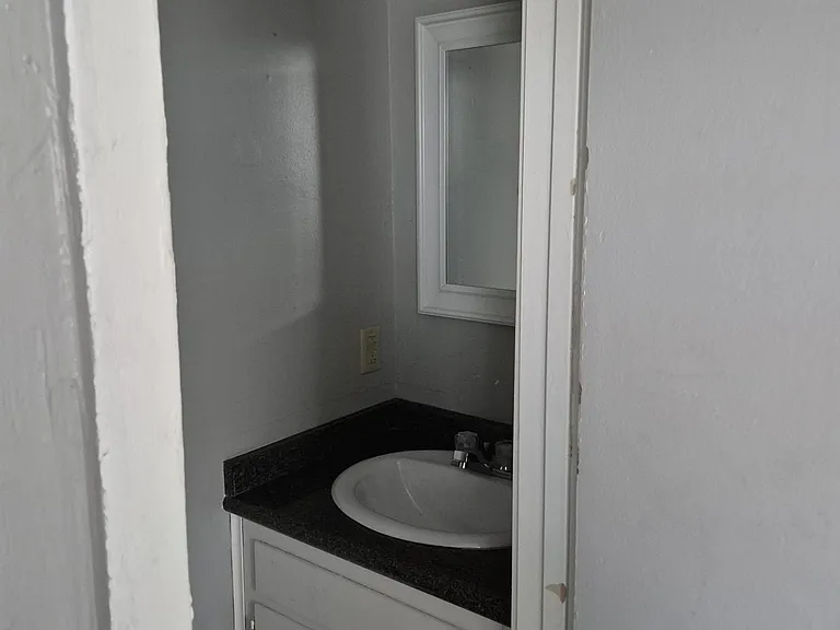 818 W 28th Ave — Photo 15