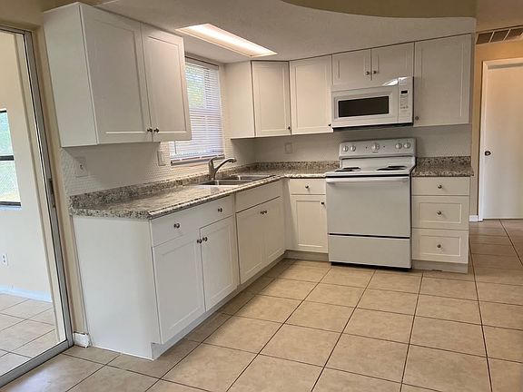 5th image of 4101 Oakfield Ave