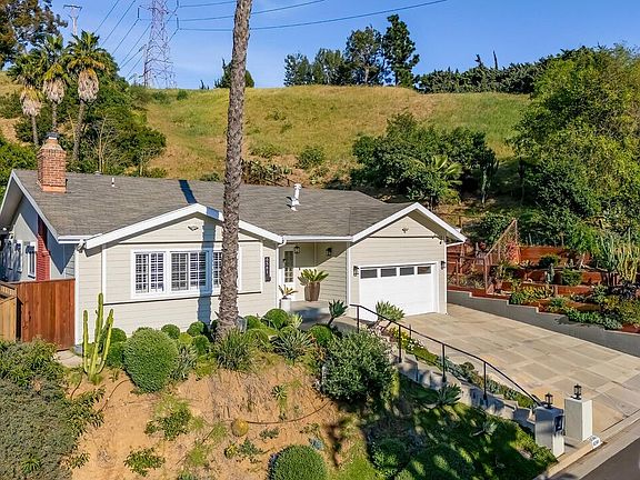 2nd image of 6561 Lakeridge Rd