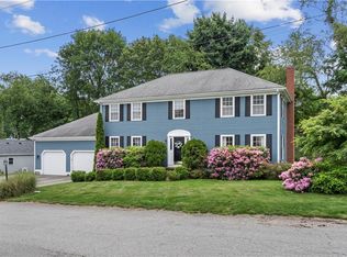 30 Venus Dr, Warwick, RI 02818