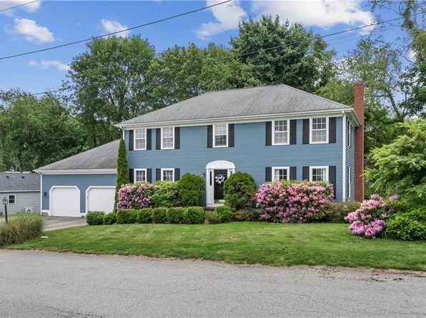 30 Venus Dr, Warwick, RI 02818