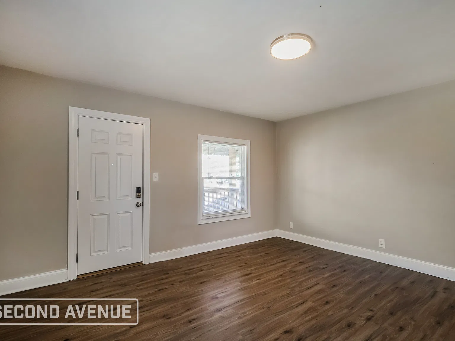 3 bed, 2.0 bath, 1600 sqft, $1,529 — Photo 3